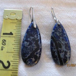 Vintage Pierced Earrings w/stunning blue stone